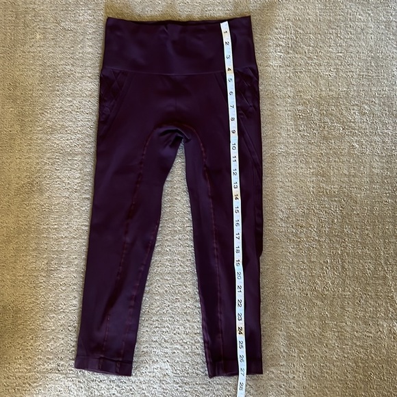 SOLDAthleta Yoga Pants Leggings Tights High Rise Cropped Small Medium EUC Purple - Picture 11 of 16